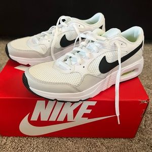 Nike Air Max boys size 5Y